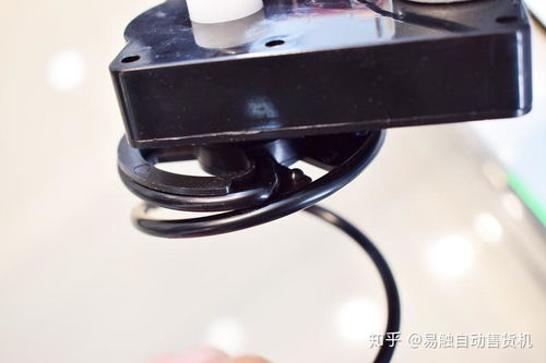 综合商品自动售货机更换弹簧和电机模块很简单