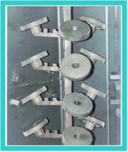 双吊钩式抛丸机在日本新东弹簧机械中的应用与优势